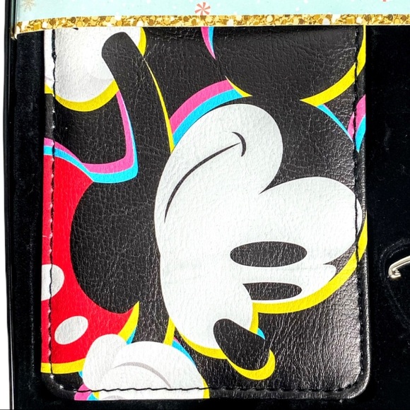 NIB Disney Mickey Mouse Bifold Wallet & Keychain Gift Set - Picture 10 of 10